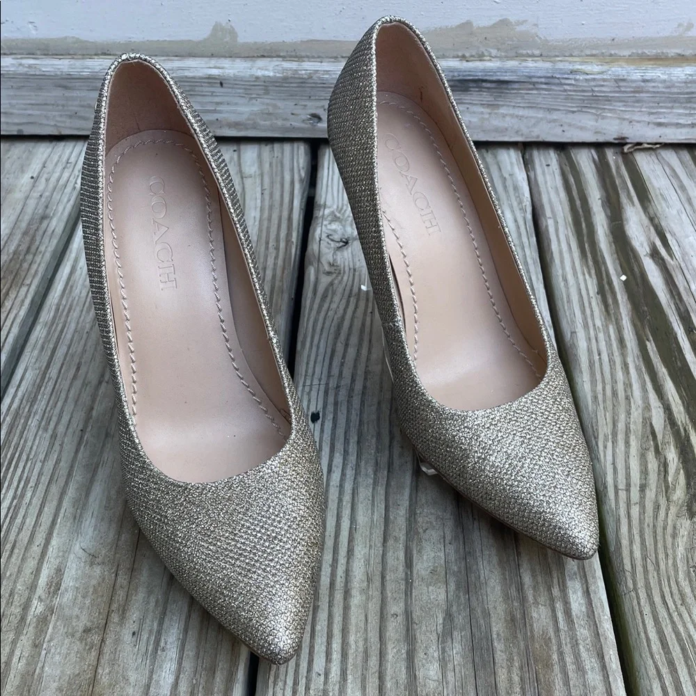 EUC- Coach Gold Sparkly Textured Vero Cuoio Heels Size 6.5 - Picture 2 of 16
